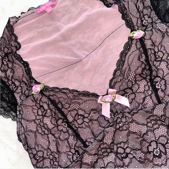 Sugar Thrillz Black and Pink lace rosette cropped top size Large indie sleeze - Picture 2 of 5